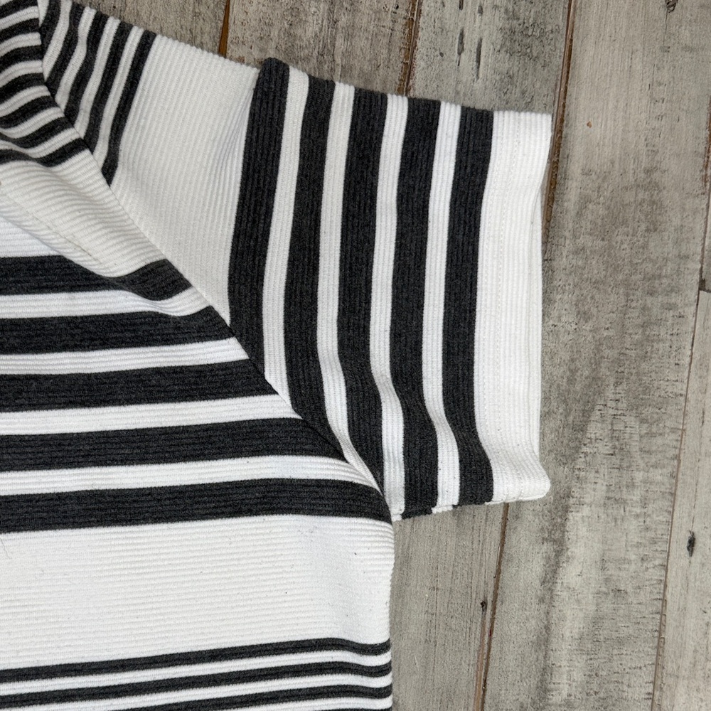 Mikarose Monochrome Striped Top Gray/beige - Picture 3 of 4